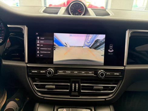 Used 2021 Porsche Macan S AWD/4WD image 28