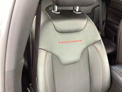 Used 2024 Jeep Compass Trailhawk image 20