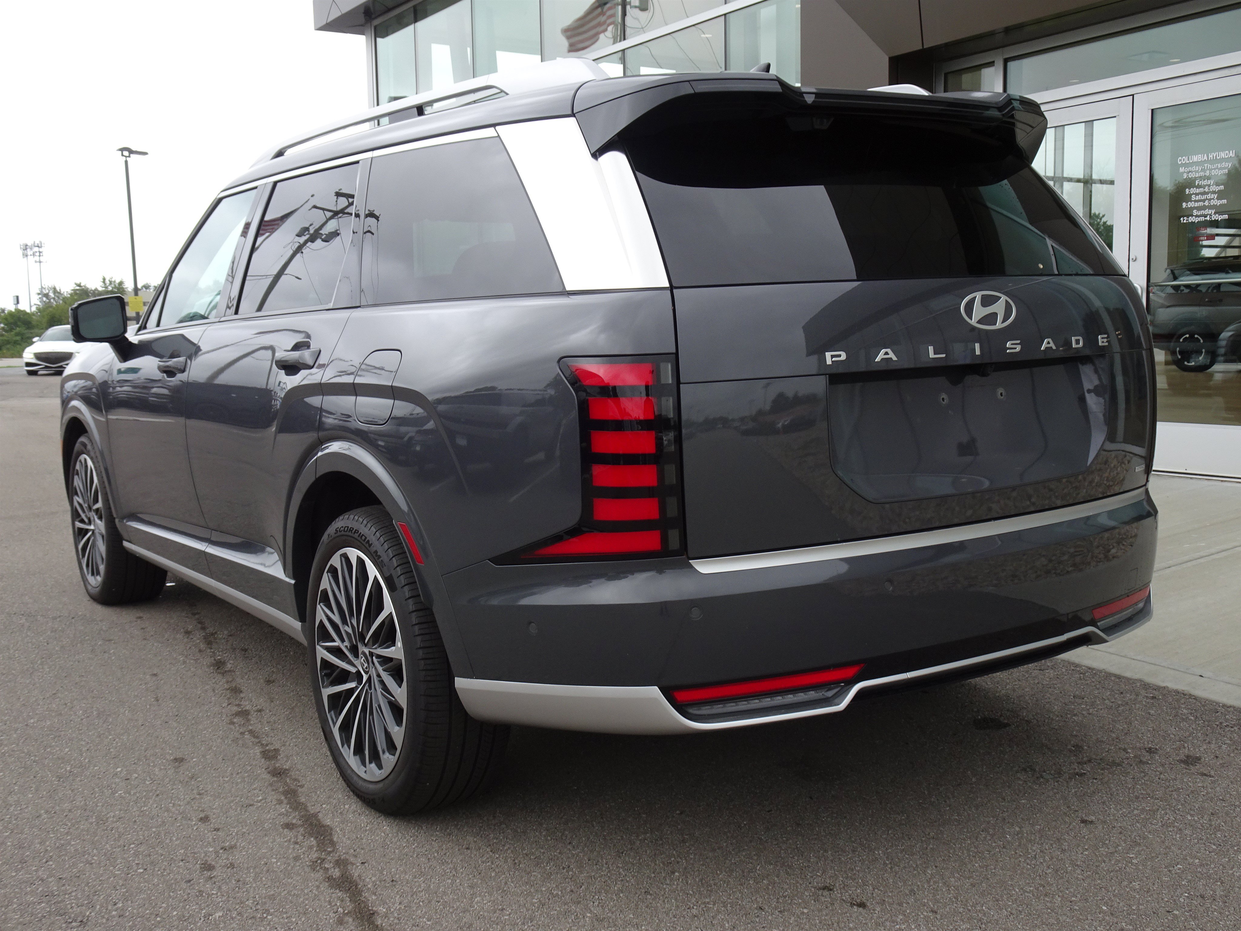 Used 2026 Hyundai Palisade Calligraphy AWD/4WD image 3