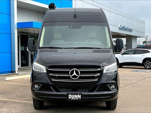 Used 2021 Mercedes-Benz Sprinter 3500 image 3