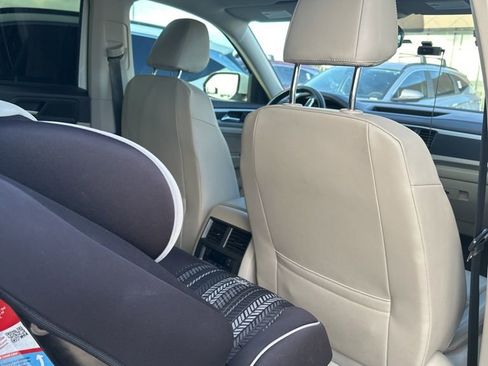 Used 2021 Volkswagen Atlas SE w/ Towing Package image 4