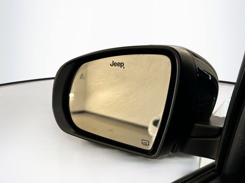 Used 2022 Jeep Compass Altitude w/ Sun and Sound Group image 16