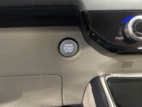 New 2026 Kia Carnival EX image 17