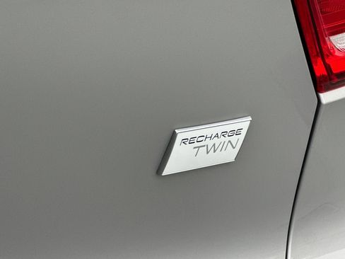 Certified 2023 Volvo XC40 Recharge Ultimate image 13