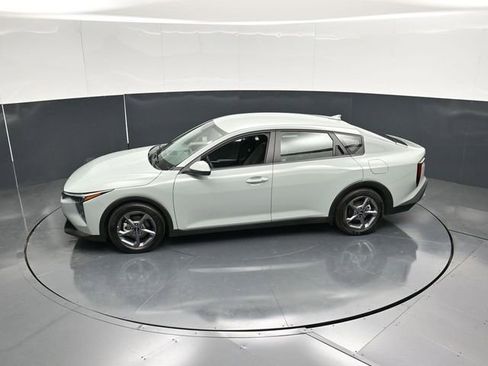 Used 2025 Kia K4 FWD image 45