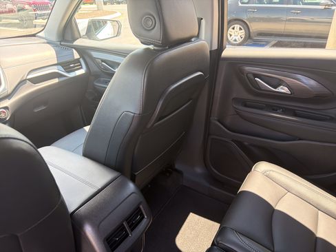 Used 2024 GMC Terrain SLT AWD/4WD image 28