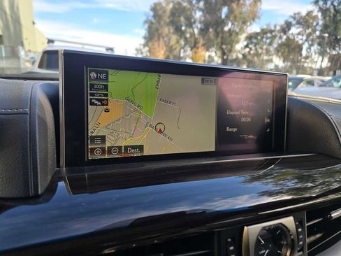 Used 2020 Lexus LX 570 4WD w/ 3rd Row & Luxury Pkg image 29