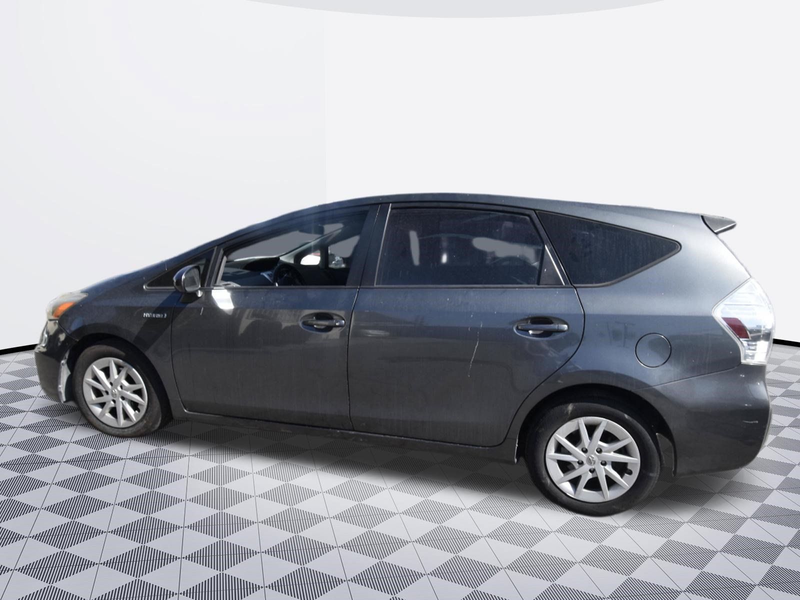 Used 2012 Toyota Prius V Three FWD image 3
