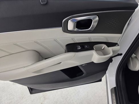 Used 2023 Kia Sorento SX Prestige image 16