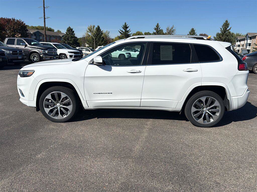 Used 2019 Jeep Cherokee Overland w/ Technology Group AWD/4WD image 3