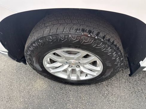 Used 2021 Chevrolet Silverado 1500 LT AWD/4WD image 19