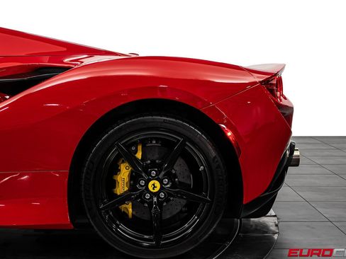 Used 2021 Ferrari F8 Tributo RWD image 20