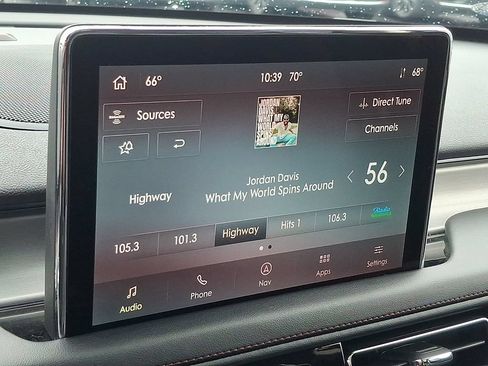 Used 2023 Lincoln Aviator AWD w/ Premium Package image 18