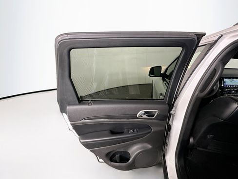 Used 2019 Jeep Grand Cherokee Limited image 27