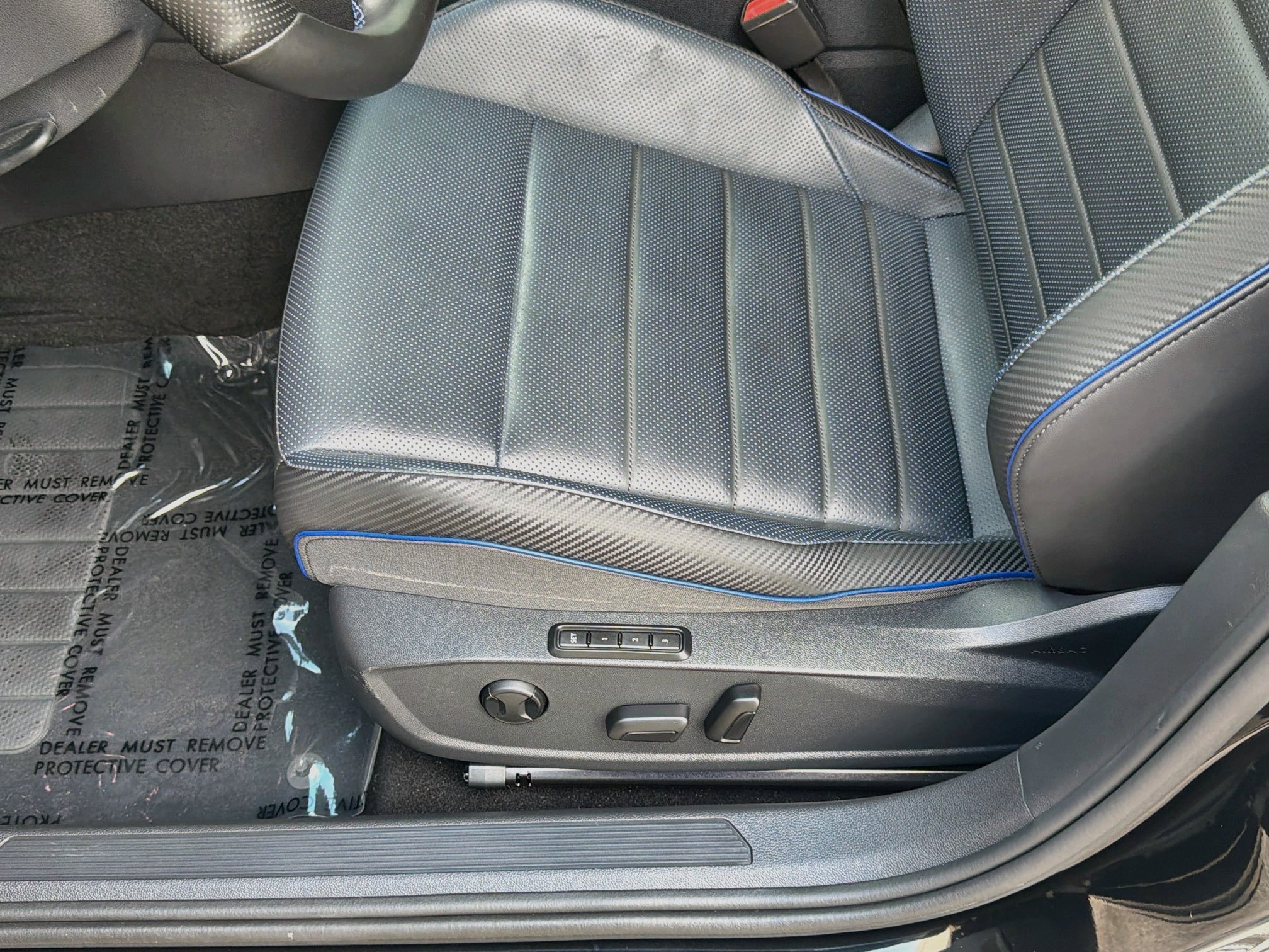 Used 2024 Volkswagen Golf R AWD/4WD image 18