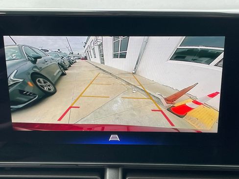 Used 2025 Chevrolet Trax LT image 23