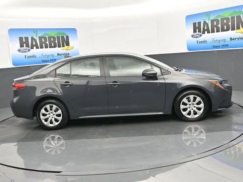 Used 2025 Toyota Corolla LE image 7