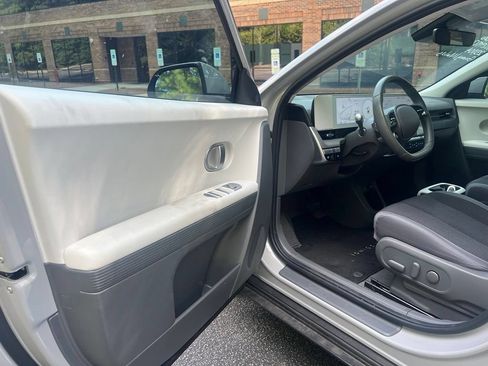 Used 2024 Hyundai Ioniq 5 SEL RWD image 5