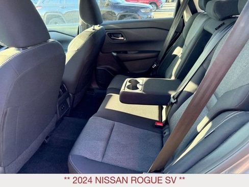 Used 2024 Nissan Rogue SV AWD/4WD image 12