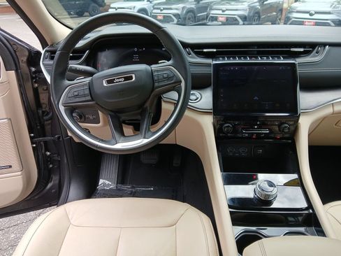 Used 2022 Jeep Grand Cherokee L Limited RWD image 20