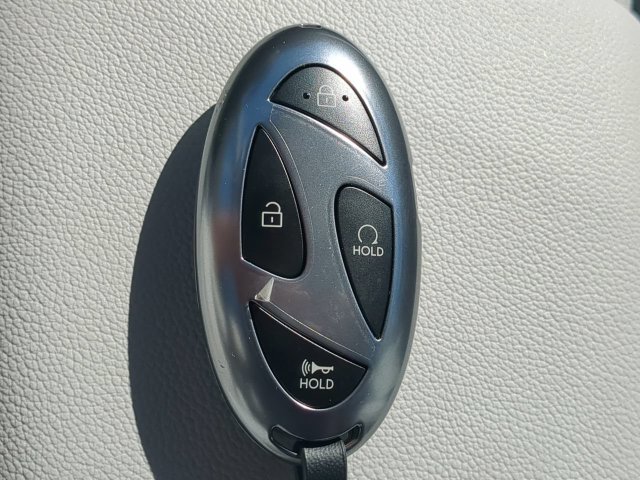Used 2025 Hyundai Elantra Limited FWD image 28