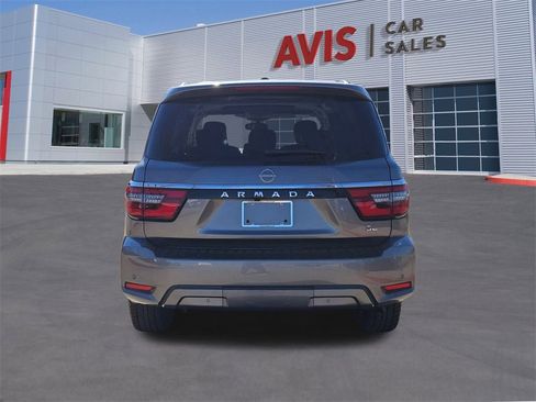 Used 2024 Nissan Armada SL image 5