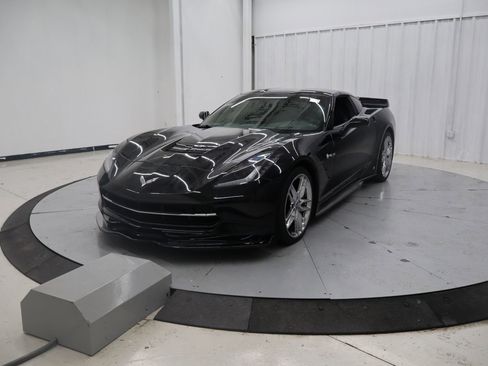 Used 2017 Chevrolet Corvette Stingray Coupe image 10