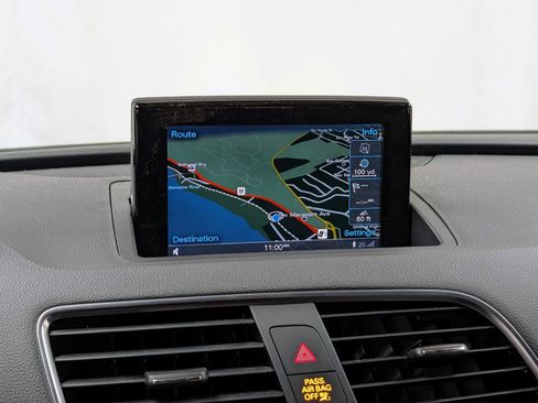 Used 2018 Audi Q3 2.0T Premium Plus w/ Premium Plus Package image 34