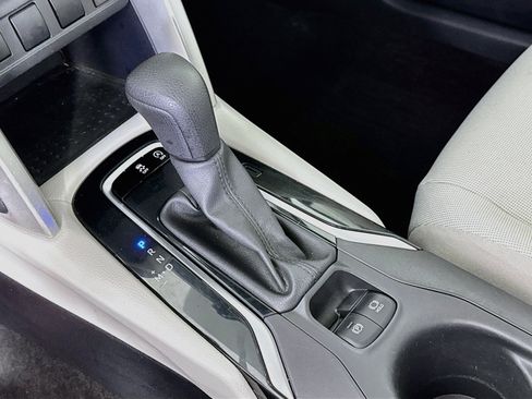 Certified 2022 Toyota Corolla Cross L AWD/4WD image 16