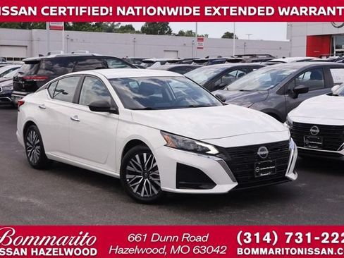 Certified 2025 Nissan Altima 2.5 SV FWD image 1