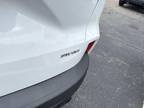 Used 2022 Ford Escape SE w/ SE Sport Appearance Package image 7