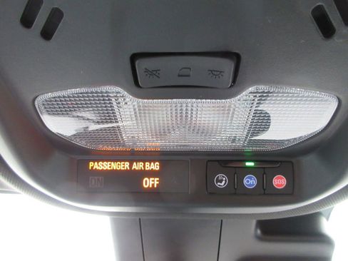 Certified 2025 Chevrolet Trax RS w/ Driver Confidence Package FWD image 31