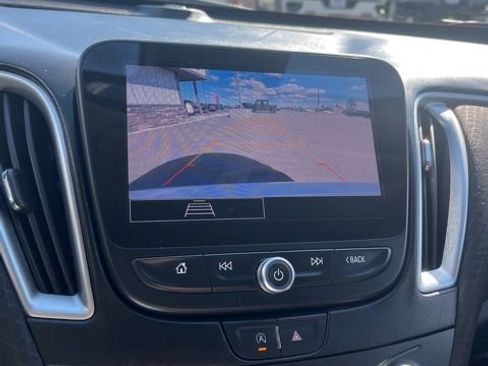 Used 2025 Chevrolet Malibu LS FWD image 45