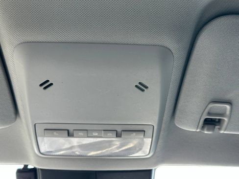 Used 2018 Chevrolet Trax LS AWD/4WD image 29
