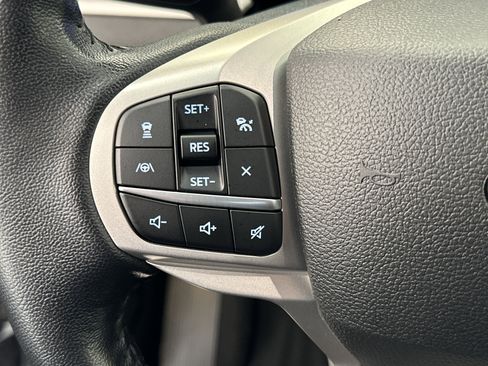 Certified 2022 Ford Explorer XLT w/ Equipment Group 202A image 37