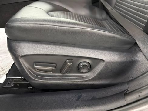 Used 2024 Toyota Camry SE FWD image 7