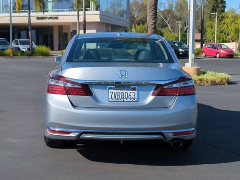 Used 2017 Honda Accord EX-L image 6