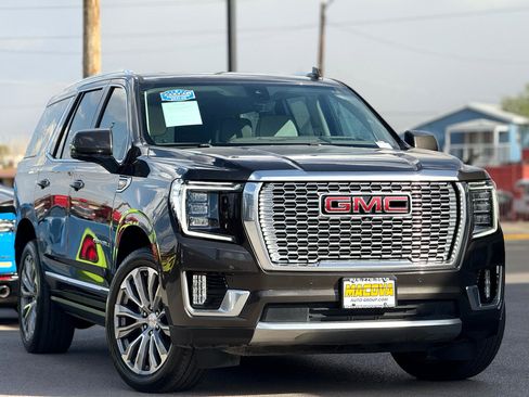 Used 2021 GMC Yukon Denali w/ Denali Premium Package image 2