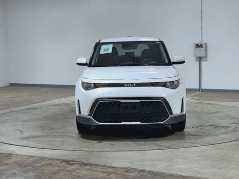 Used 2024 Kia Soul LX w/ Option Group 015 FWD image 3