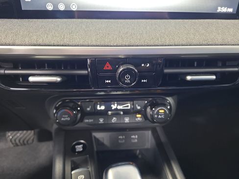 New 2026 Nissan Kicks SV w/ SV Premium Package FWD image 24