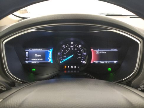 Used 2020 Ford Fusion SE FWD image 23