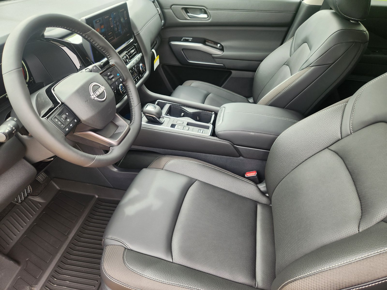 New 2026 Nissan Pathfinder SL FWD image 12