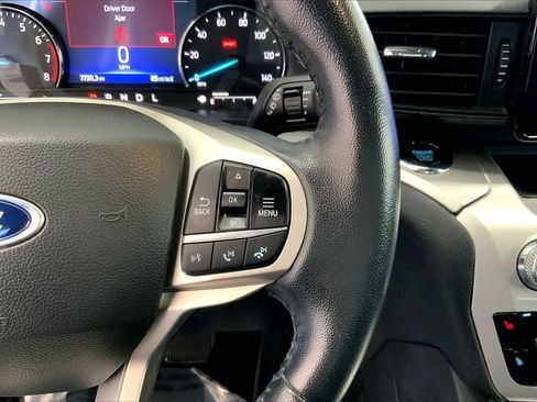 Used 2022 Ford Explorer XLT image 22