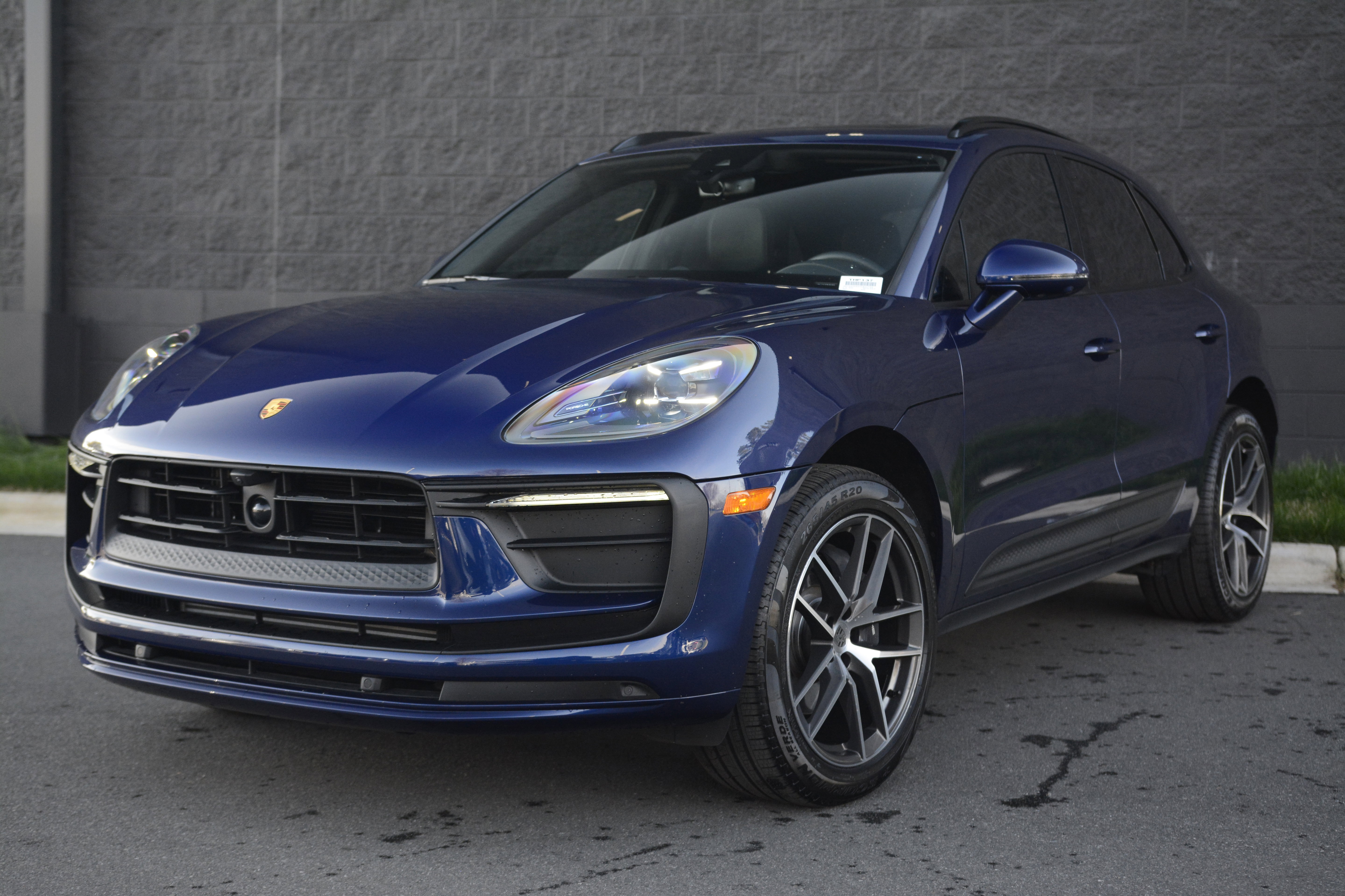 Certified 2026 Porsche Macan AWD/4WD image 1