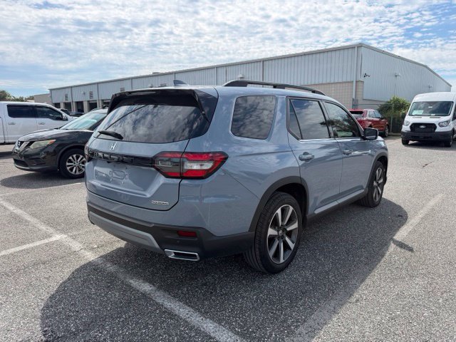 Used 2025 Honda Pilot Touring image 8