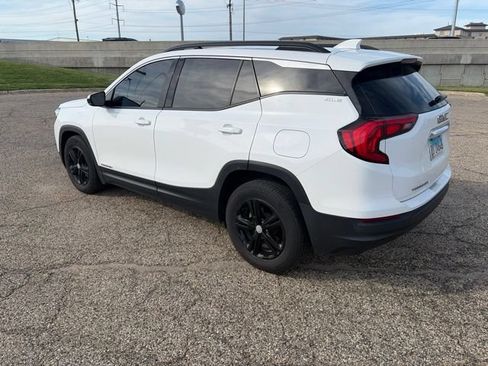 Used 2020 GMC Terrain SLE w/ Driver Convenience Package FWD image 3