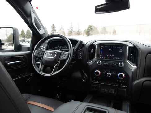 Used 2022 GMC Sierra 3500 AT4 w/ AT4 Preferred Package image 14