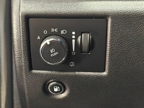 Used 2019 Jeep Grand Cherokee Altitude image 50