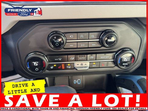 Used 2023 Ford Bronco Wildtrak image 28