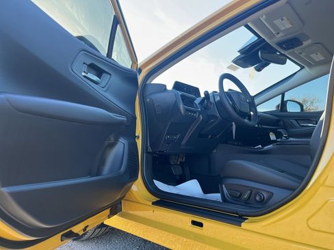 New 2026 Toyota Prius Plug-In Hybrid image 9